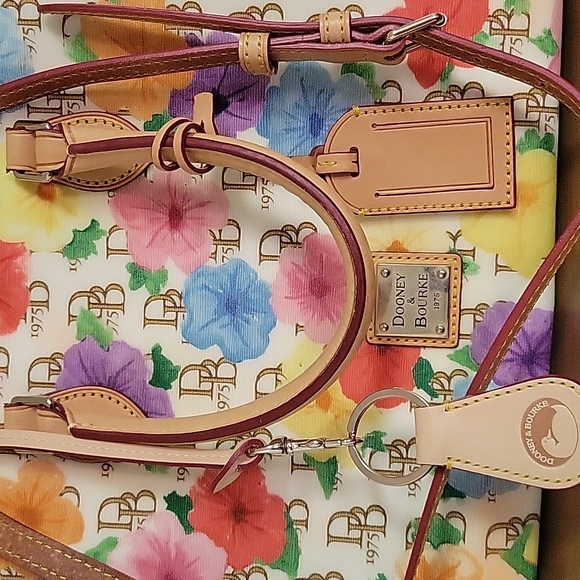 Dooney & Bourke 1975 Hibiscus Tote Handbag NWOT - Picture 3 of 8